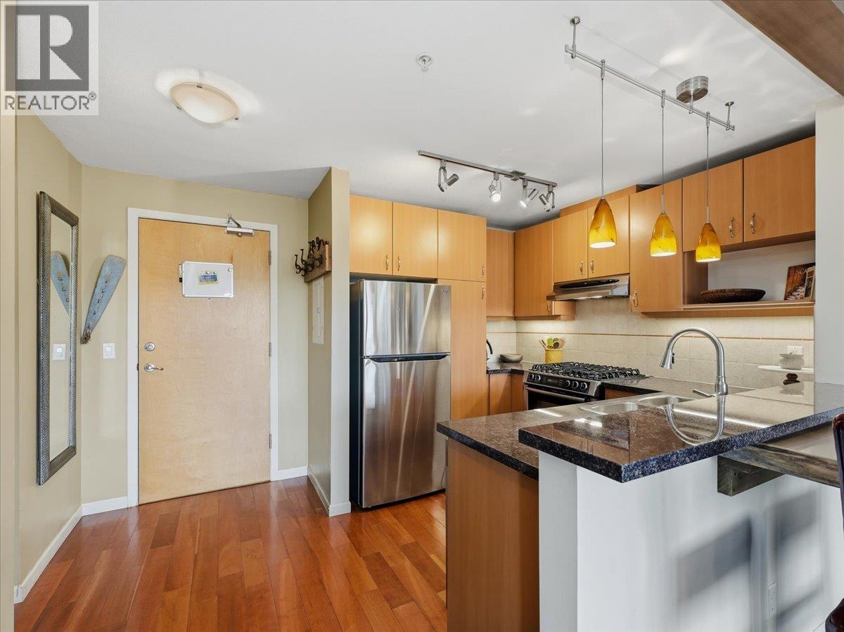 417 580 Raven Woods Drive, North Vancouver, British Columbia  V7G 2T2 - Photo 3 - R3144354