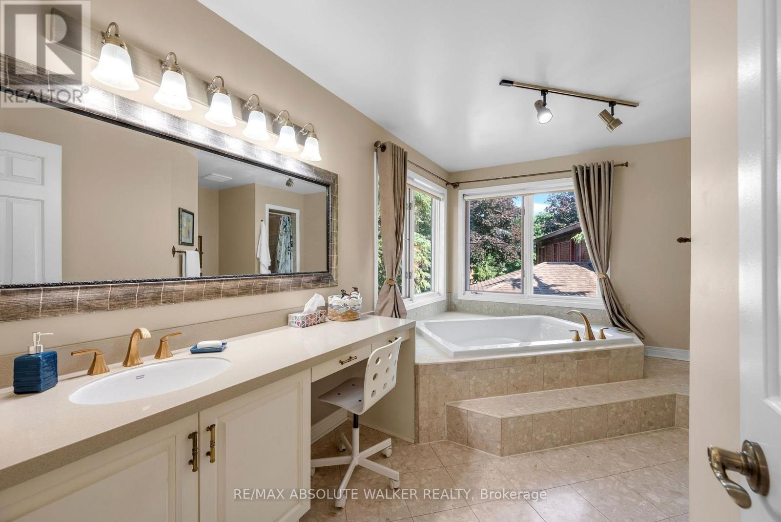 30 Elderwood Trail, Ottawa, Ontario  K2S 1C9 - Photo 21 - X13540650