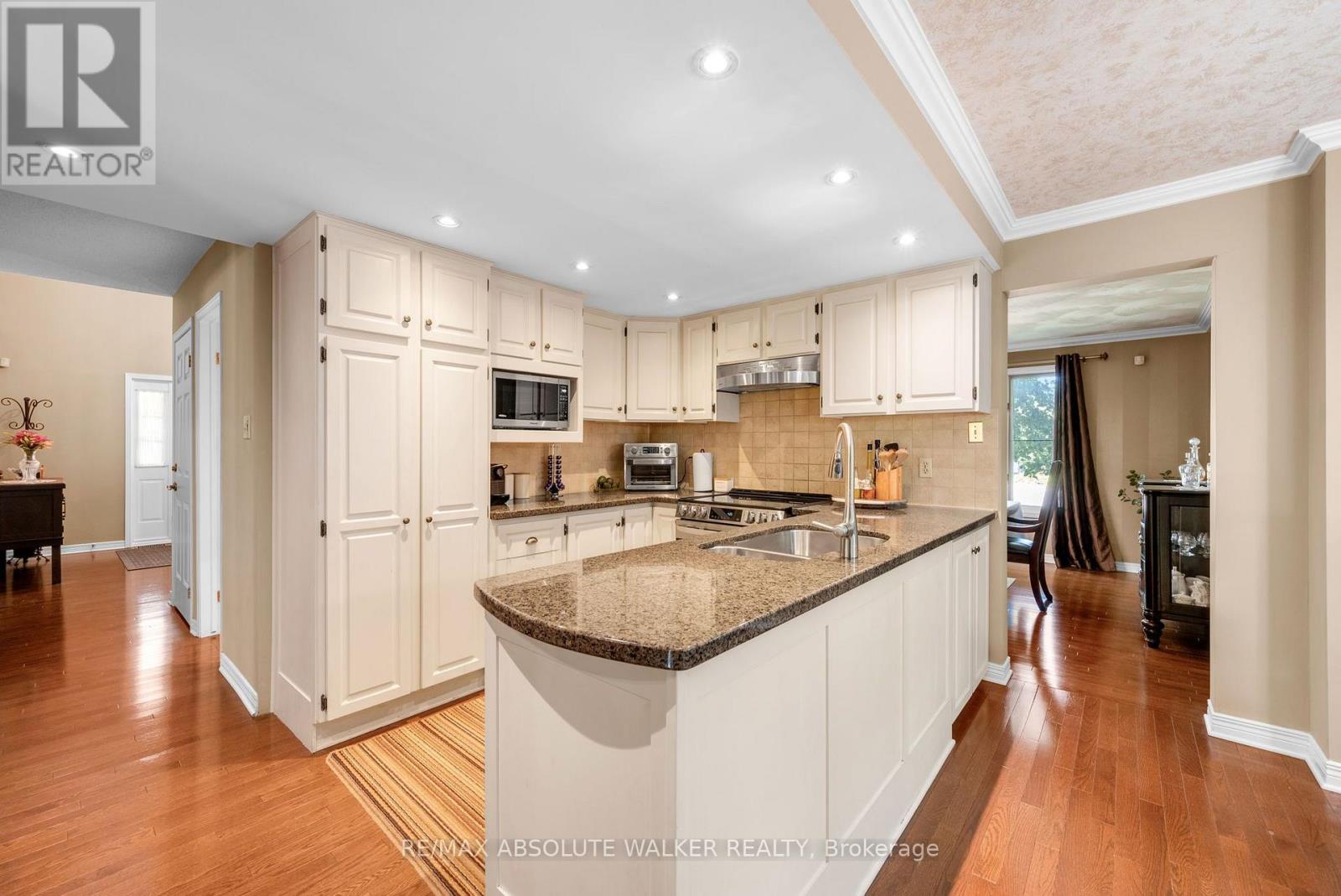 30 Elderwood Trail, Ottawa, Ontario  K2S 1C9 - Photo 7 - X13540650
