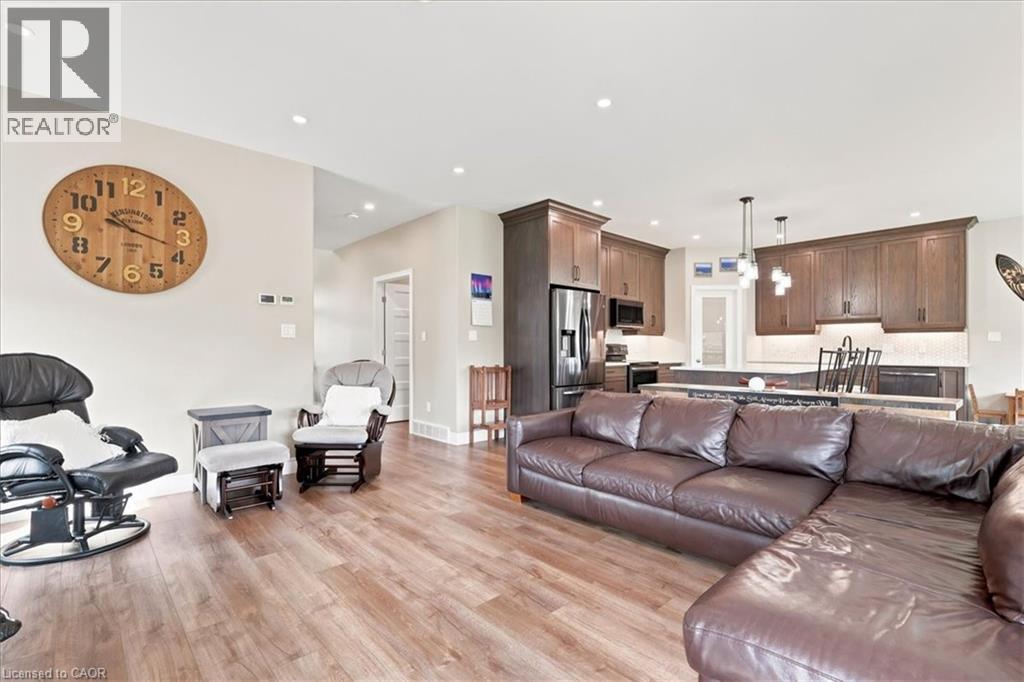 209 Arden Crescent, Mitchell, Ontario  N0K 1N0 - Photo 13 - 40838208