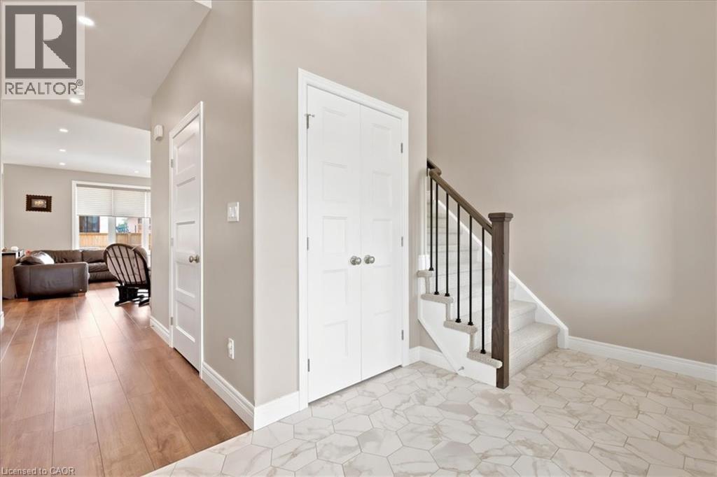 209 Arden Crescent, Mitchell, Ontario  N0K 1N0 - Photo 8 - 40838208