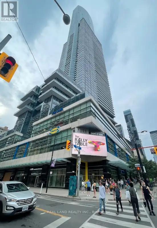 2406 - 386 YONGE STREET, Toronto, Ontario