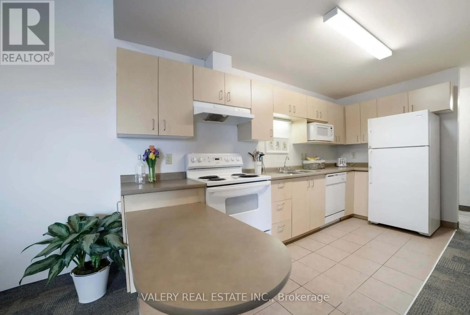 101 - 1700 Simcoe Street N, Oshawa, Ontario L1G 4X9 - Photo 2 - E13540770