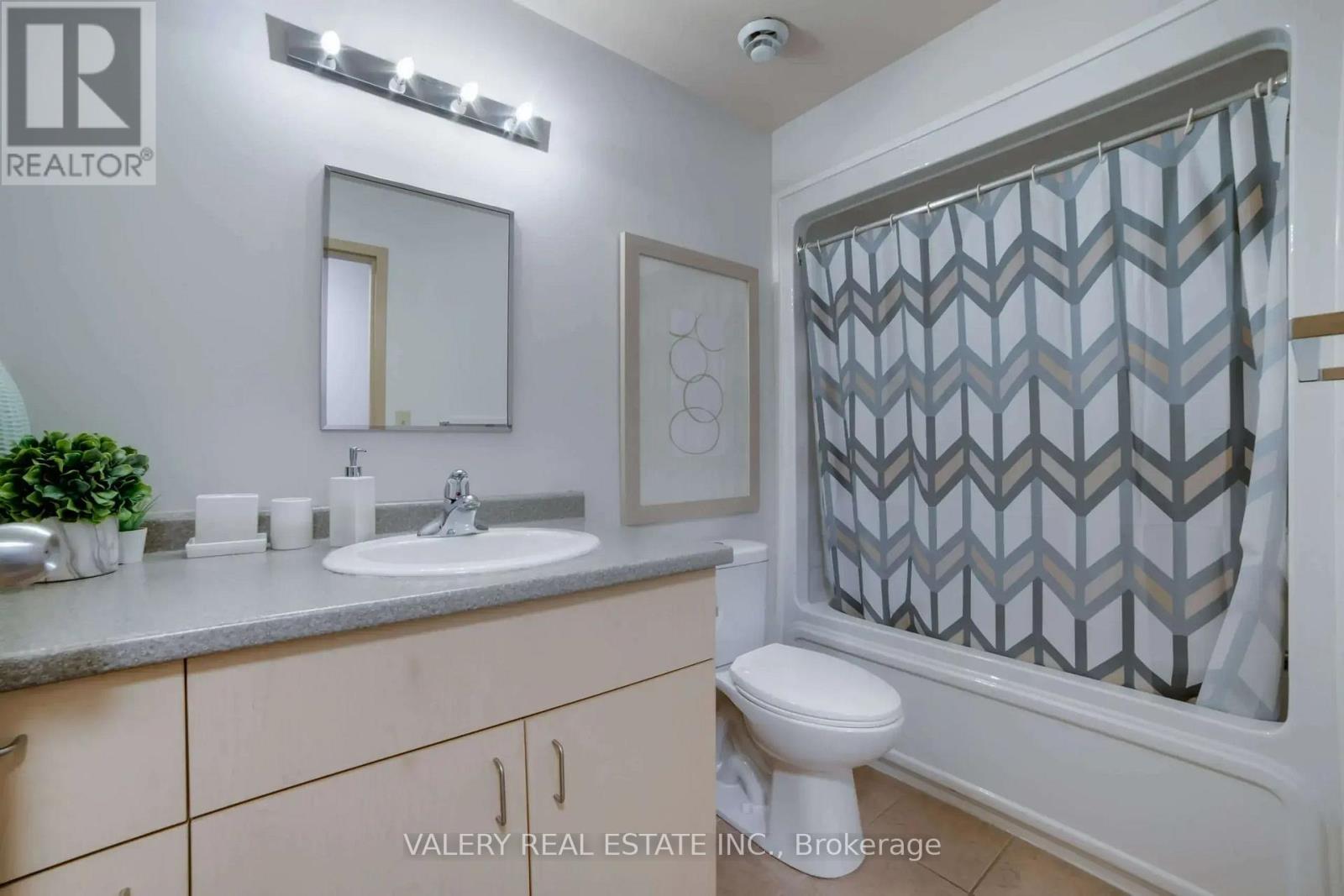 101 - 1700 Simcoe Street N, Oshawa, Ontario L1G 4X9 - Photo 5 - E13540770