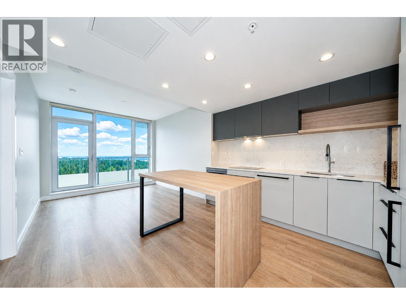 3502 567 Emerson Street, Coquitlam, British Columbia  V3J 0M8 - Photo 1 - R3144295