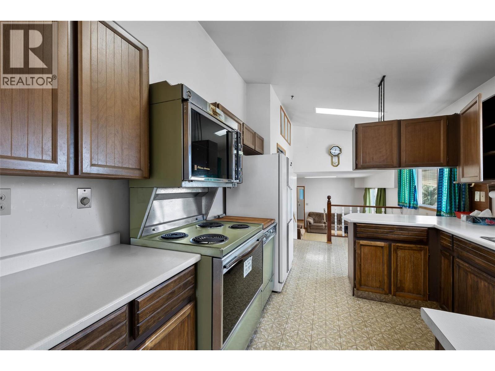 650 13th Avenue, Kamloops, British Columbia  V2C 3Y9 - Photo 6 - 10394064