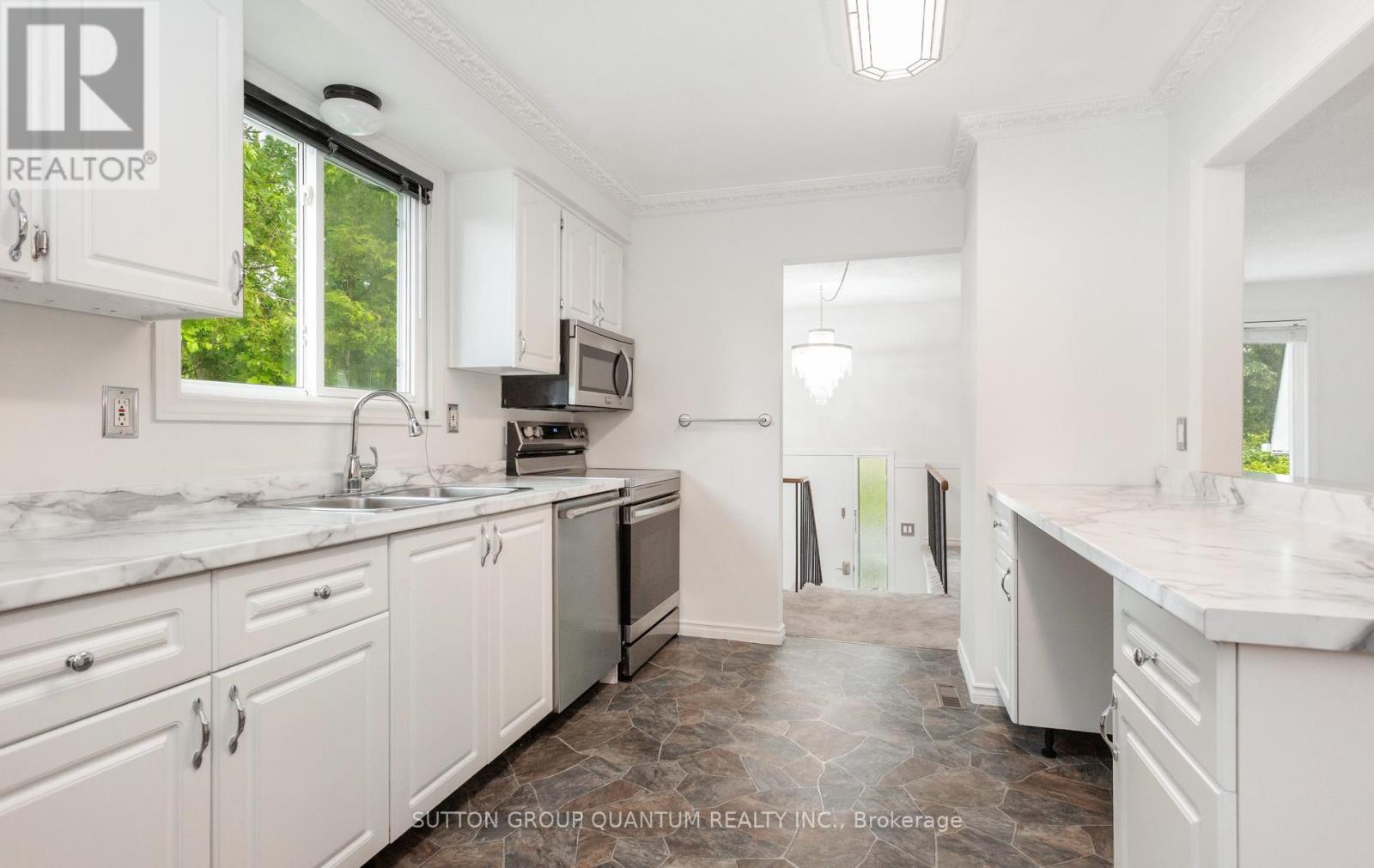 2363 Holyhead Drive, Burlington, Ontario  L7P 3V2 - Photo 17 - W13540710