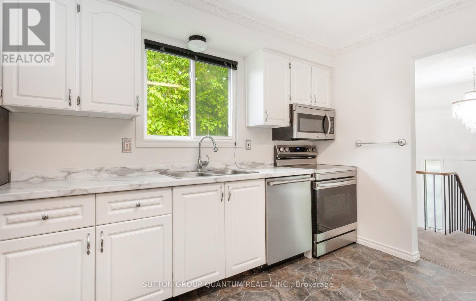 2363 Holyhead Drive, Burlington, Ontario  L7P 3V2 - Photo 18 - W13540710