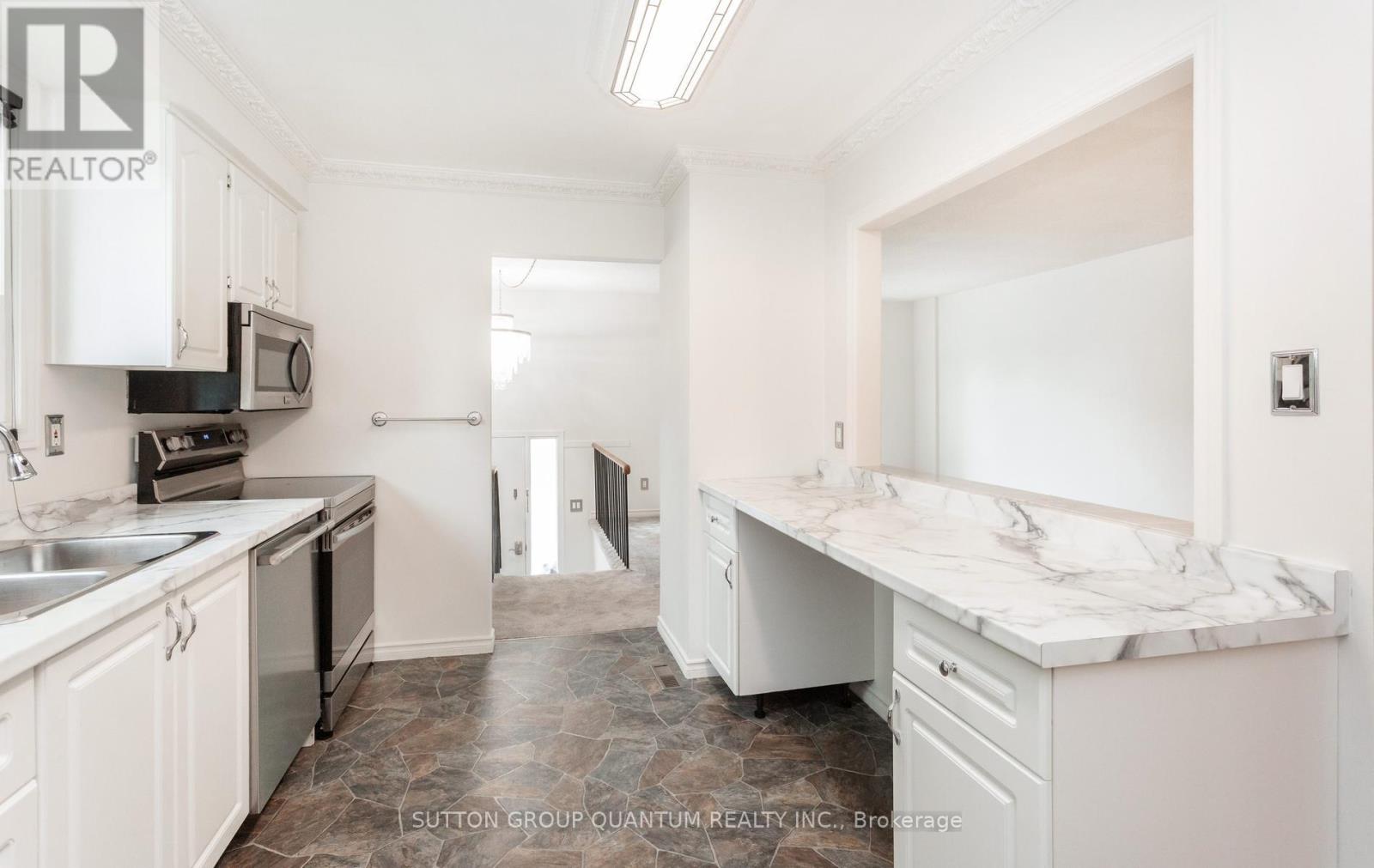 2363 Holyhead Drive, Burlington, Ontario  L7P 3V2 - Photo 19 - W13540710