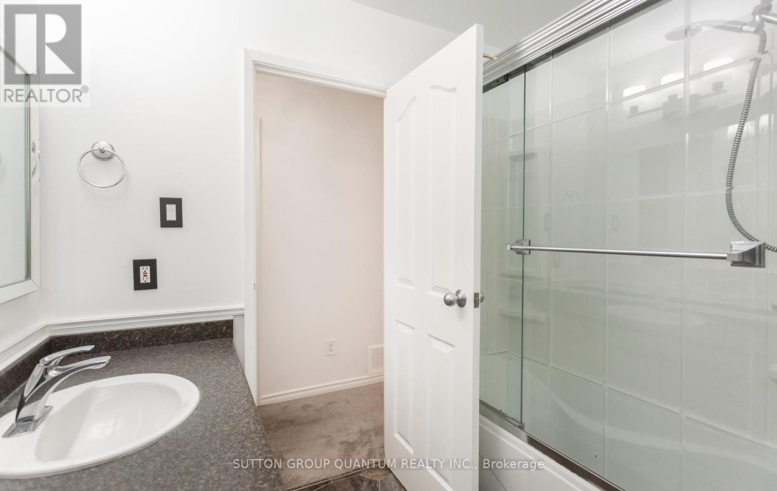 2363 Holyhead Drive, Burlington, Ontario  L7P 3V2 - Photo 32 - W13540710