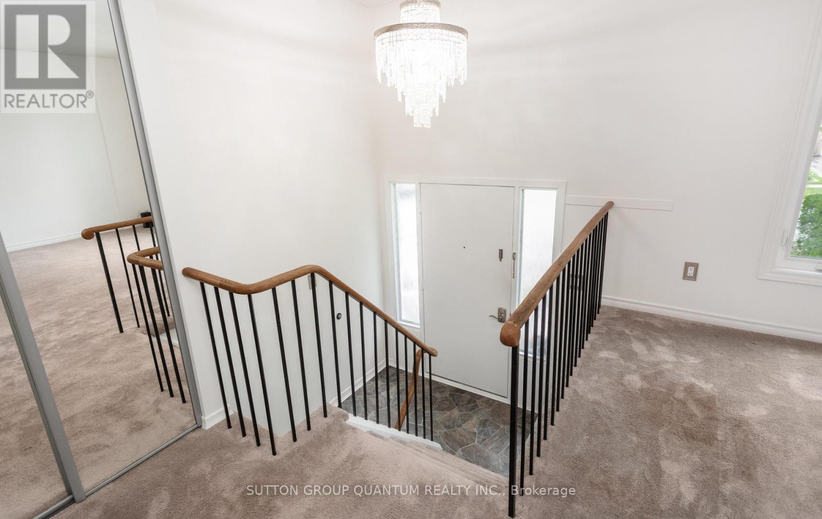 2363 Holyhead Drive, Burlington, Ontario  L7P 3V2 - Photo 5 - W13540710