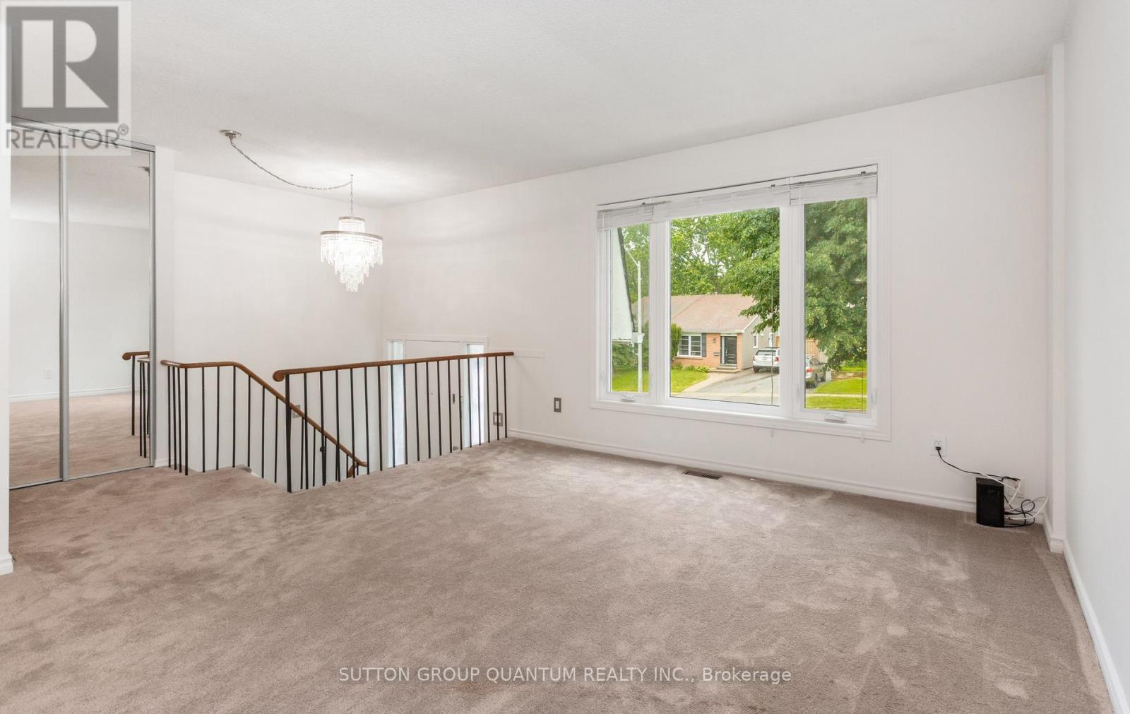 2363 Holyhead Drive, Burlington, Ontario  L7P 3V2 - Photo 6 - W13540710