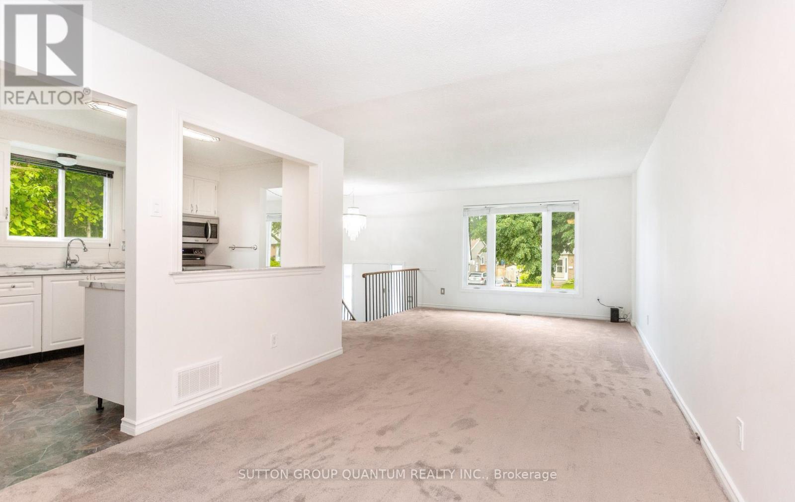2363 Holyhead Drive, Burlington, Ontario  L7P 3V2 - Photo 8 - W13540710
