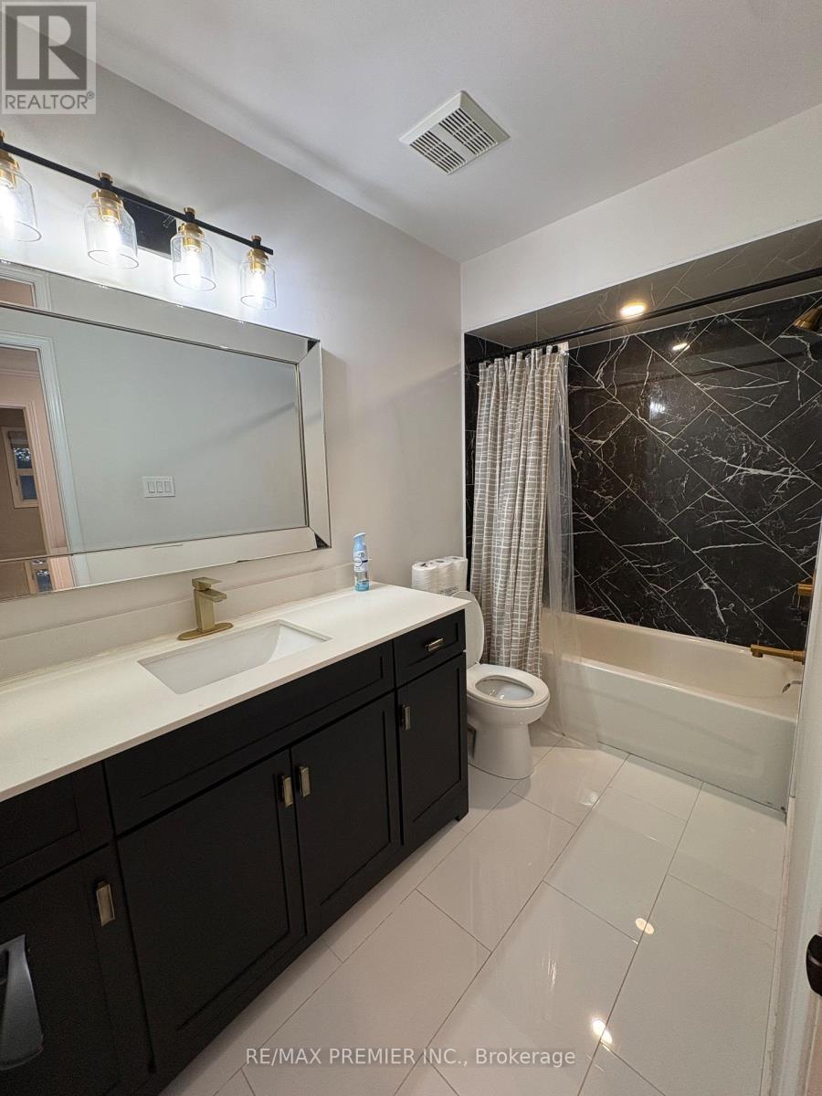 Upper Level - 21 Avon Crescent, Vaughan, Ontario  L4L 1H4 - Photo 13 - N13540726