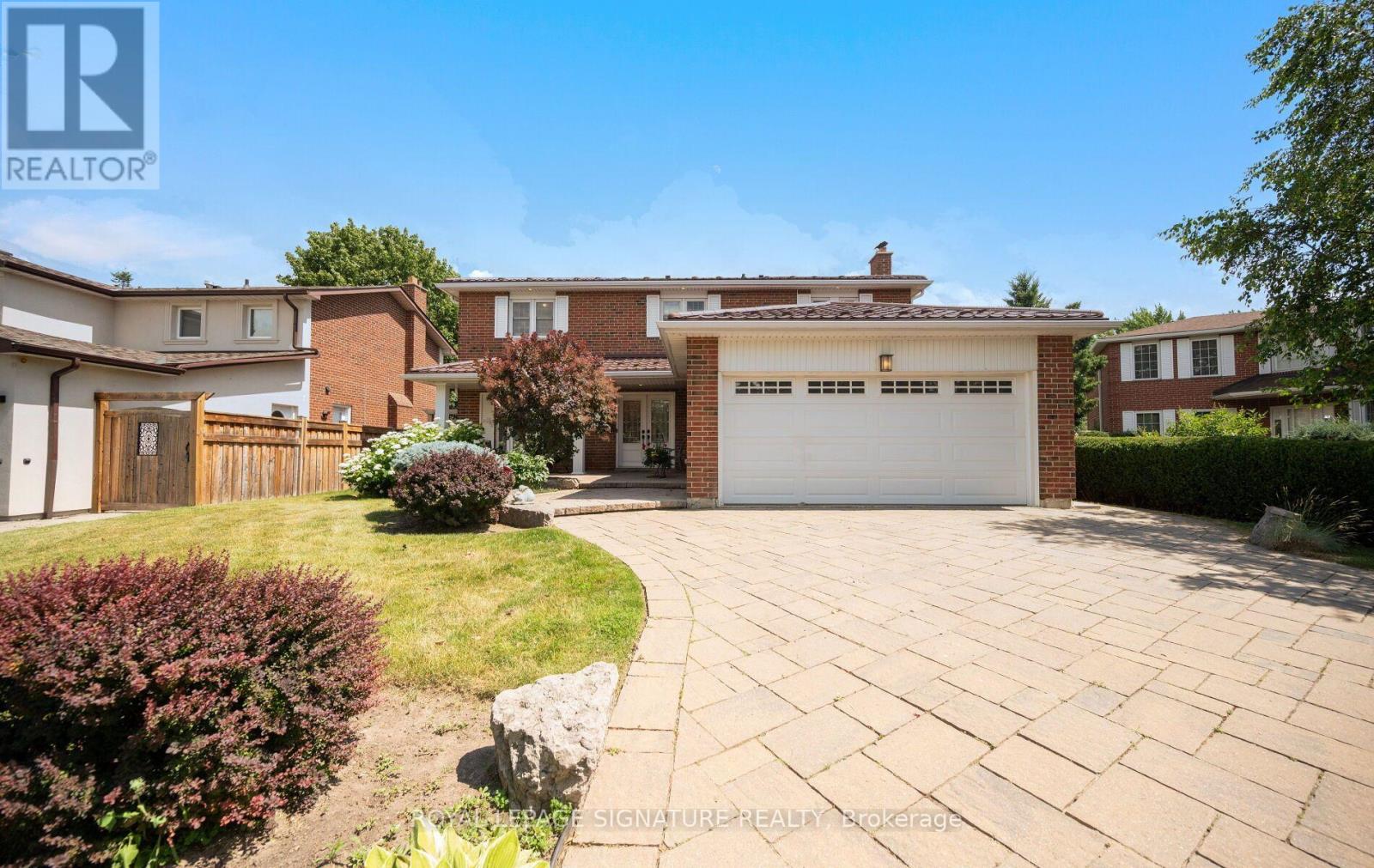 1892 Beechknoll Avenue, Mississauga, Ontario L4W 2G3 - Photo 2 - W13540752