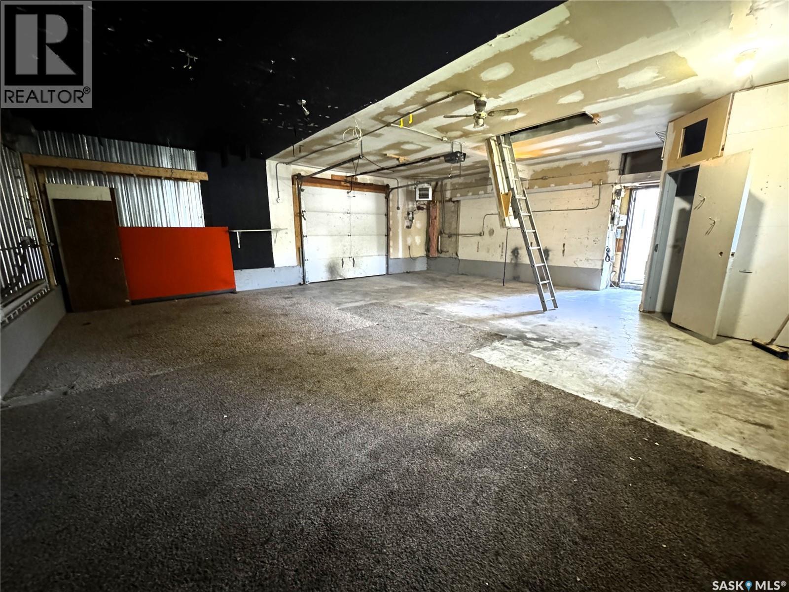 215 7th Avenue E, Shaunavon, Saskatchewan  S0N 2M0 - Photo 39 - SK041904
