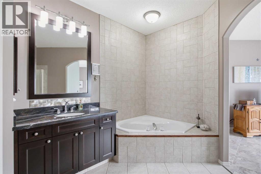 9 Hampstead Green NW, Calgary, Alberta  T3A 6H1 - Photo 18 - A2324179