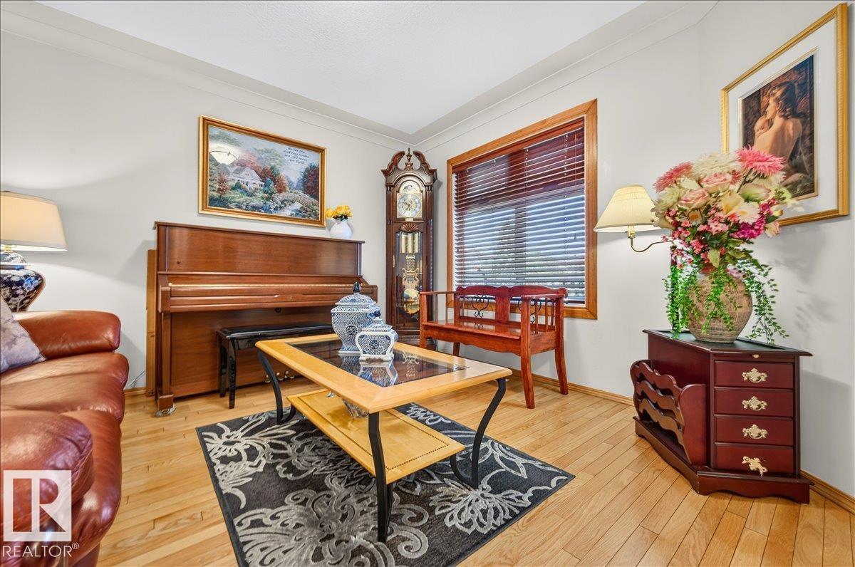 19043 49 Av NW, Edmonton, Alberta  T6M 2T9 - Photo 4 - E4497722