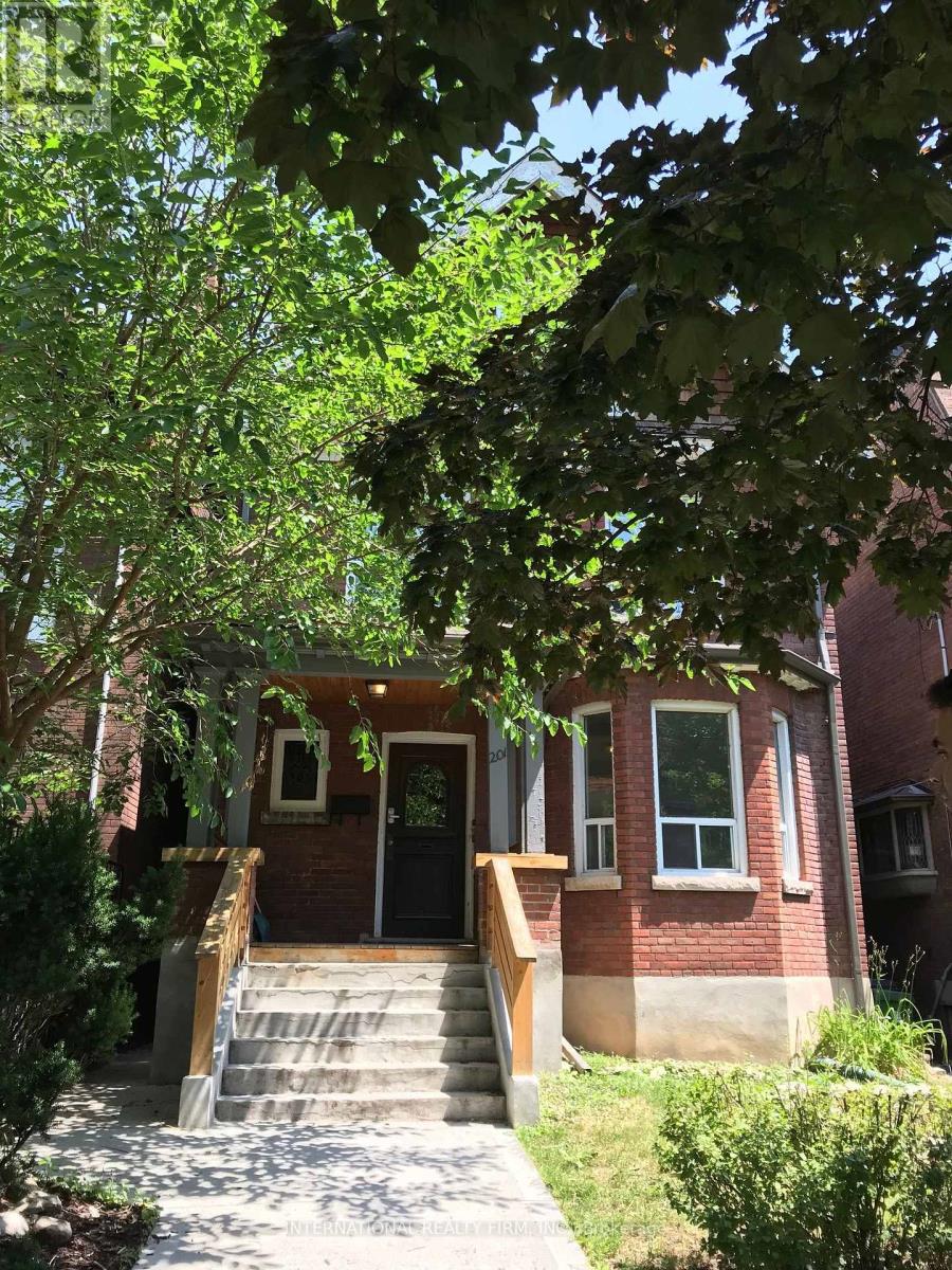 Unit C - 201 Madison Avenue E, Toronto, Ontario M5R 2S6 - Photo 3 - C13540802