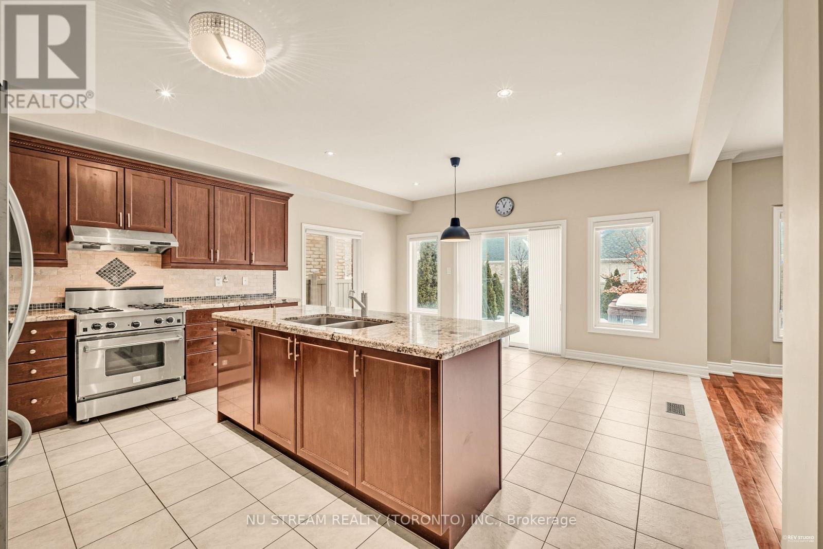 111 Lealinds Road, Vaughan, Ontario L6A 4L4 - Photo 10 - N13540866