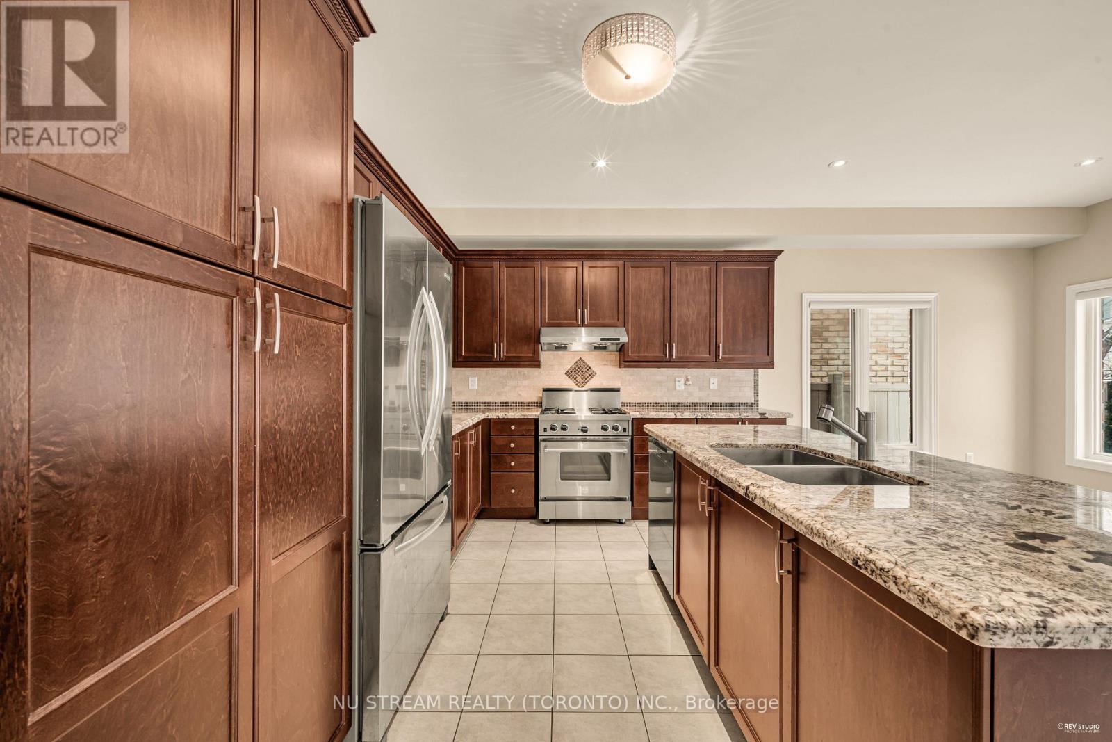 111 Lealinds Road, Vaughan, Ontario L6A 4L4 - Photo 11 - N13540866
