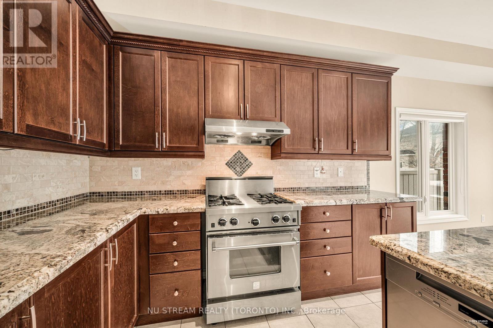 111 Lealinds Road, Vaughan, Ontario L6A 4L4 - Photo 9 - N13540866