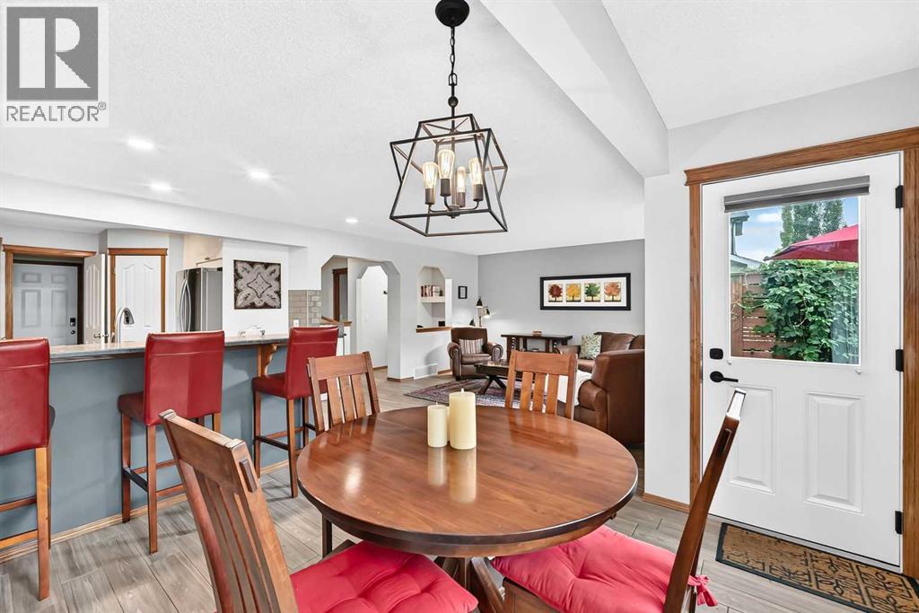 7919 Cougar Ridge Avenue SW, Calgary, Alberta  T3H 5L4 - Photo 13 - A2326820