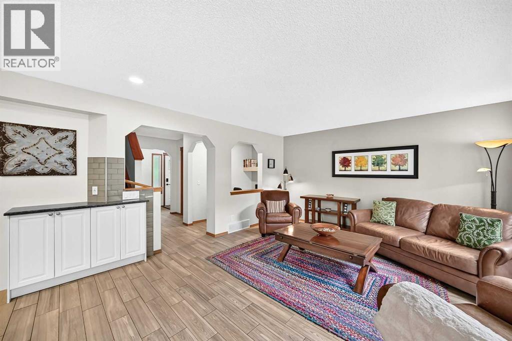 7919 Cougar Ridge Avenue SW, Calgary, Alberta  T3H 5L4 - Photo 15 - A2326820