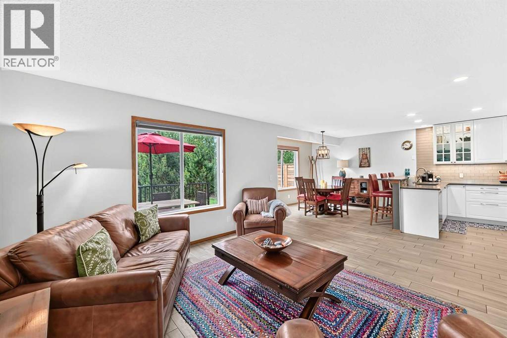 7919 Cougar Ridge Avenue SW, Calgary, Alberta  T3H 5L4 - Photo 17 - A2326820