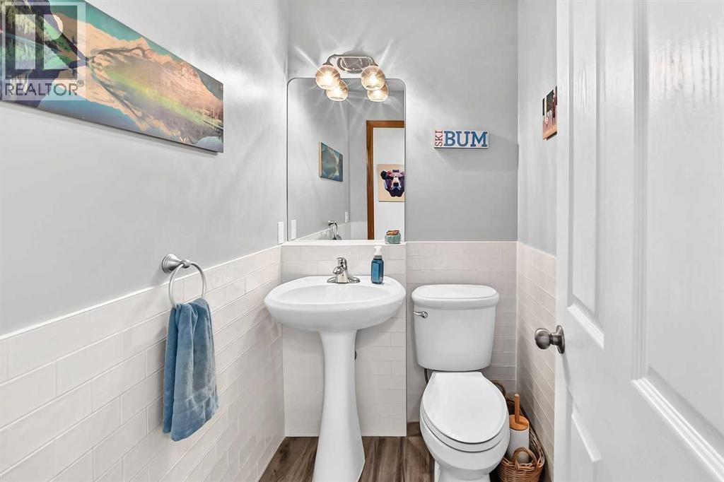 7919 Cougar Ridge Avenue SW, Calgary, Alberta  T3H 5L4 - Photo 21 - A2326820