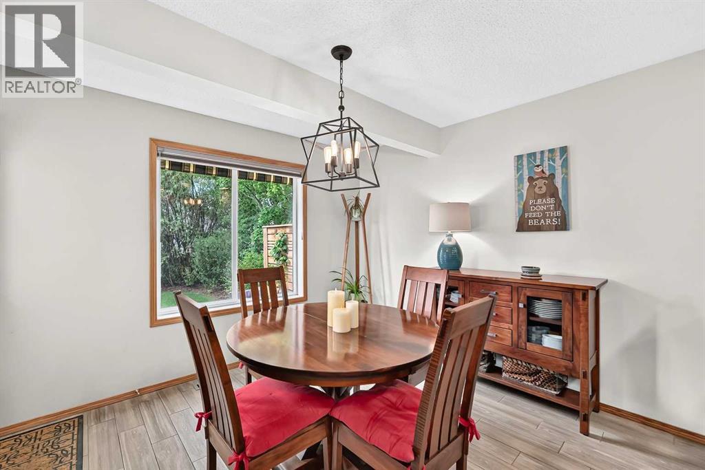 7919 Cougar Ridge Avenue SW, Calgary, Alberta  T3H 5L4 - Photo 12 - A2326820