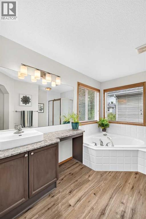 7919 Cougar Ridge Avenue SW, Calgary, Alberta  T3H 5L4 - Photo 31 - A2326820