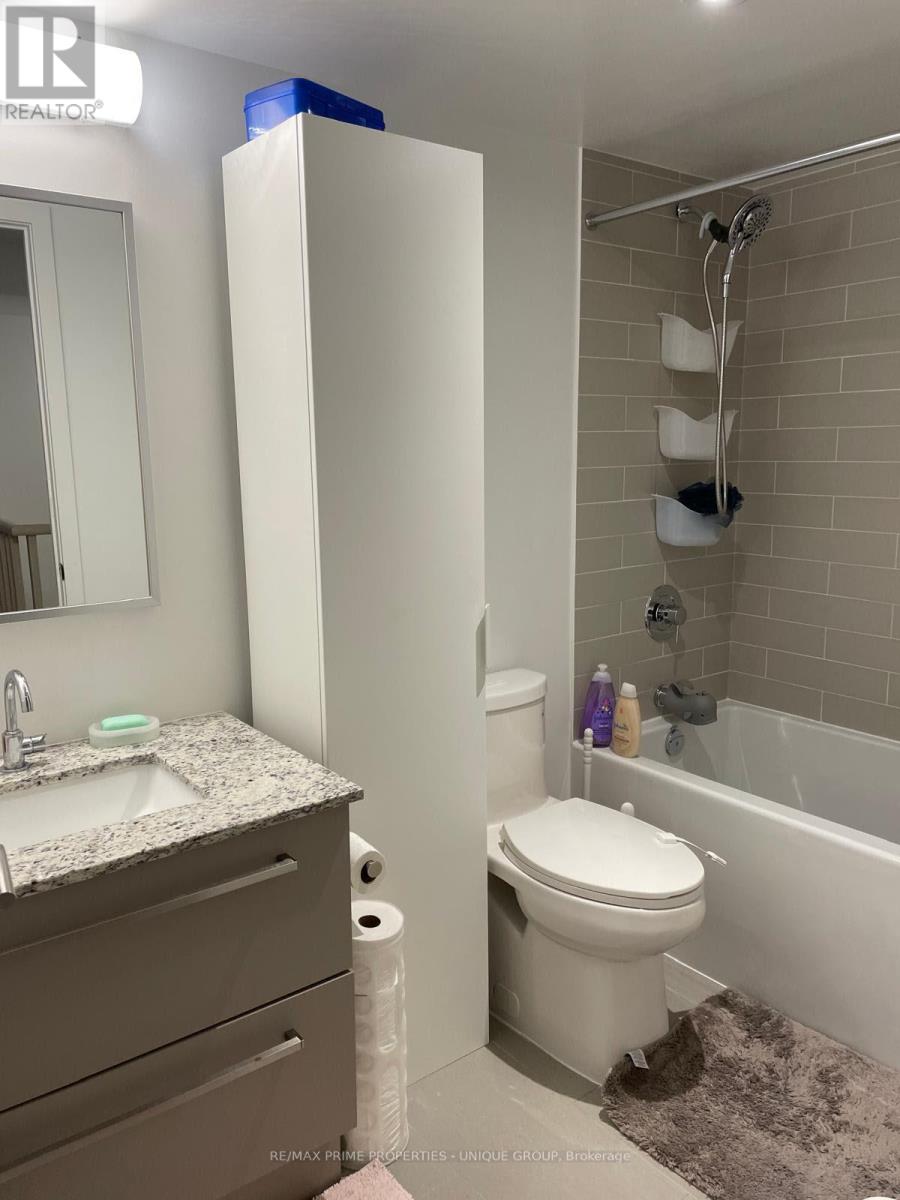 116 Varna Drive, Toronto, Ontario  M6H 0C8 - Photo 15 - W13540820
