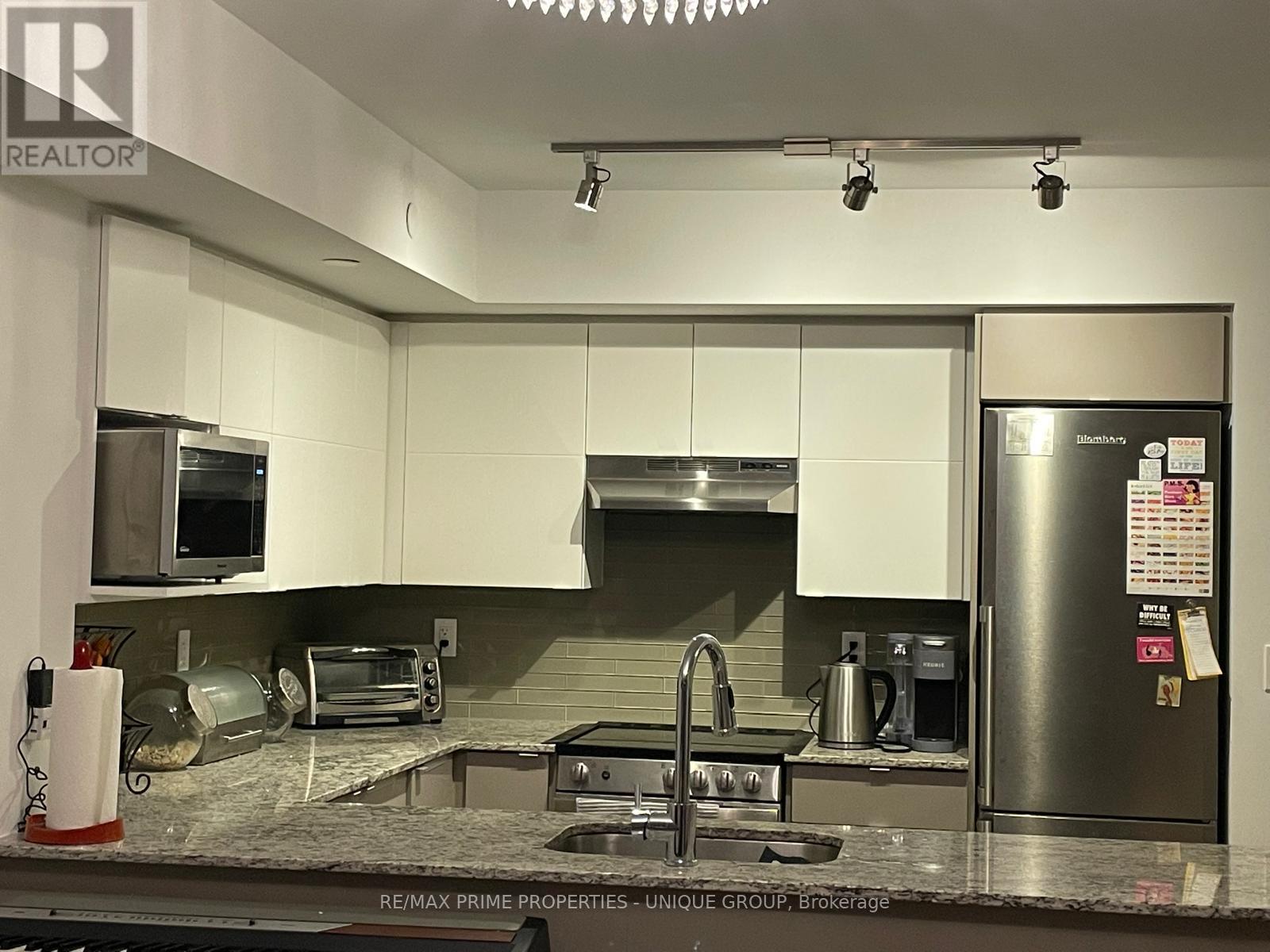 116 Varna Drive, Toronto, Ontario  M6H 0C8 - Photo 3 - W13540820