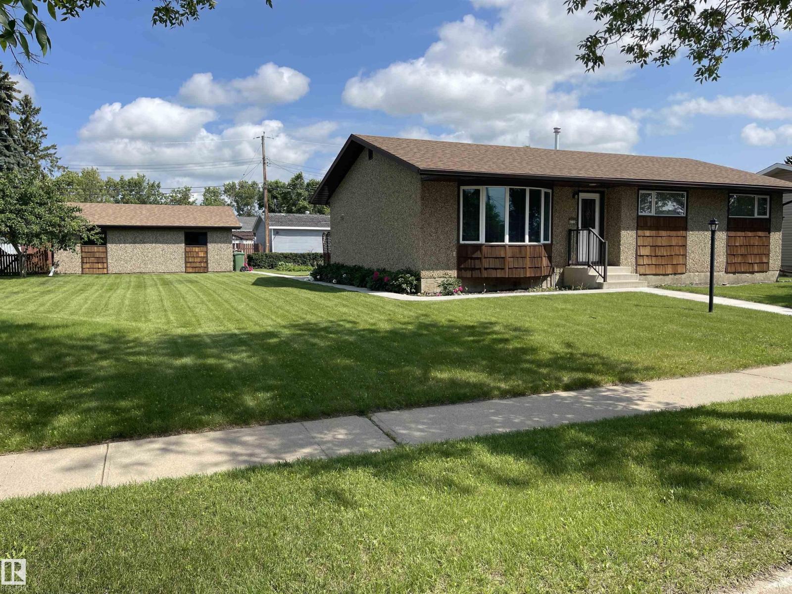 4725 43 Av, Bonnyville Town, Alberta  T9N 1N5 - Photo 2 - E4497727