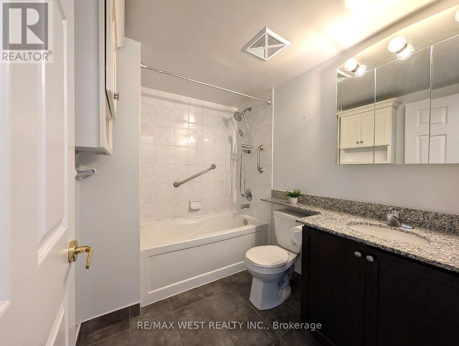 203 - 65 Via Rosedale, Brampton, Ontario  L6R 3N8 - Photo 11 - W12990976
