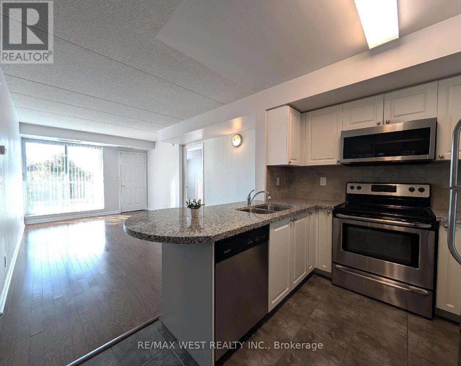203 - 65 Via Rosedale, Brampton, Ontario  L6R 3N8 - Photo 5 - W12990976