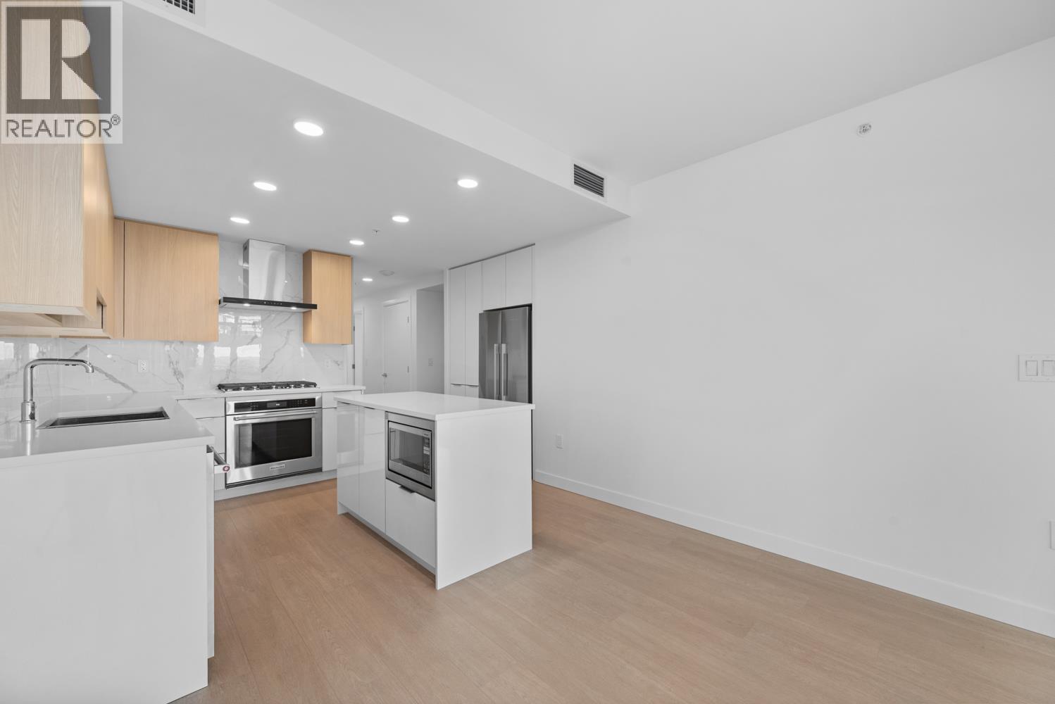 202 7769 Park Crescent, Burnaby, British Columbia  V3N 0J7 - Photo 11 - R3144404