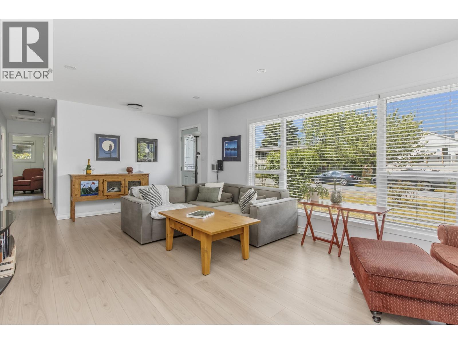 40356 Hood Road, Squamish, British Columbia  V0N 1T0 - Photo 2 - R3144376