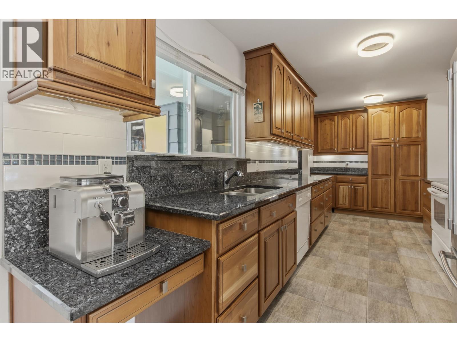 40356 Hood Road, Squamish, British Columbia  V0N 1T0 - Photo 5 - R3144376