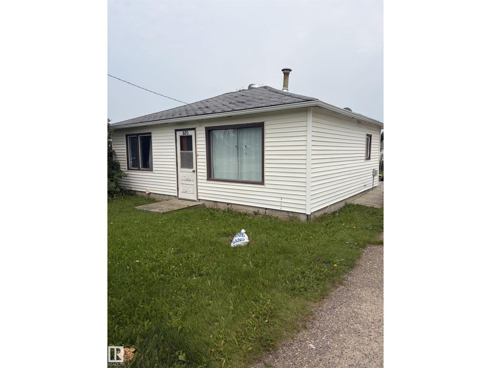 820 16 Av, Cold Lake, Alberta  T0A 0V4 - Photo 2 - E4497730