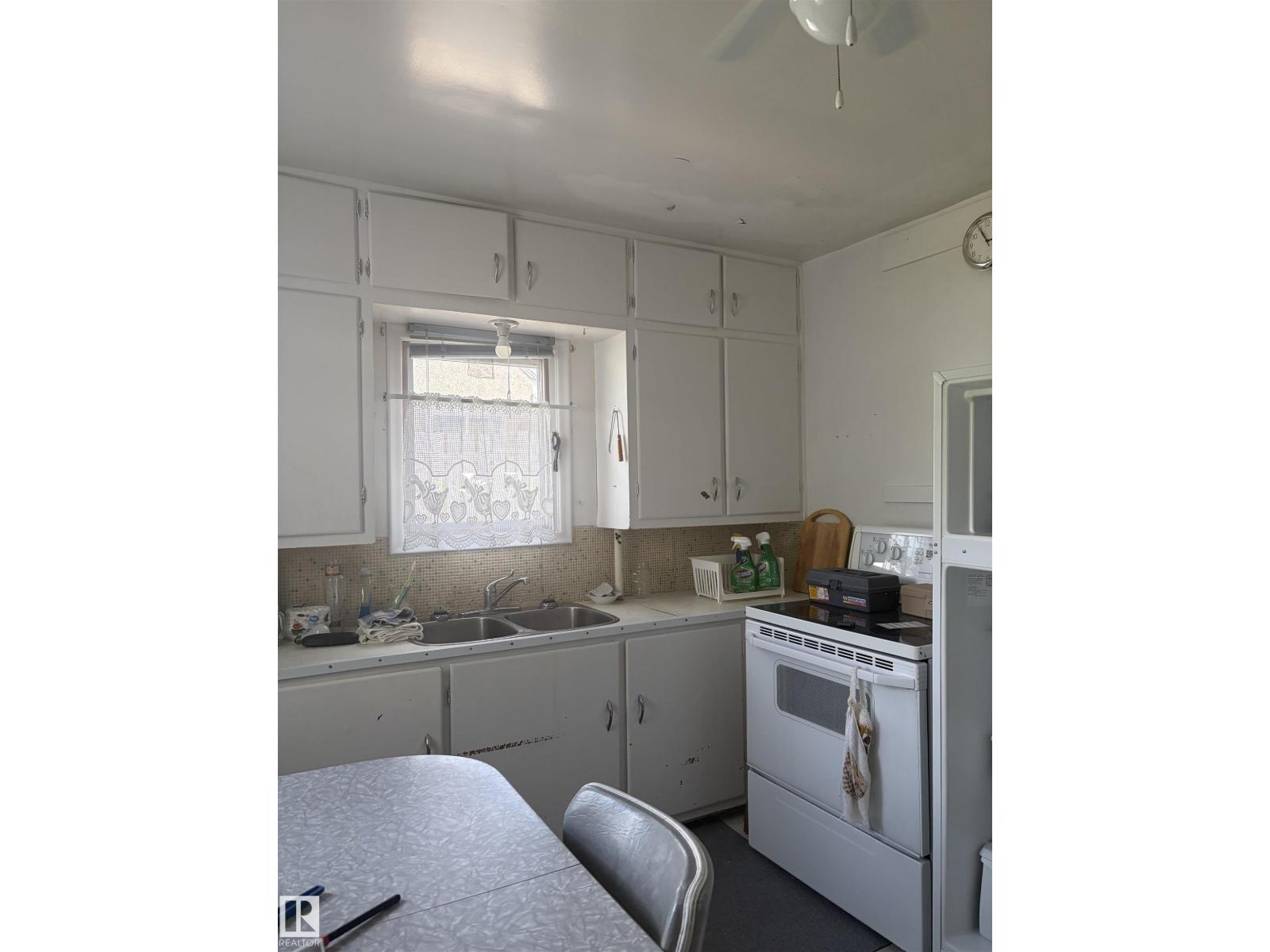820 16 Av, Cold Lake, Alberta  T0A 0V4 - Photo 5 - E4497730
