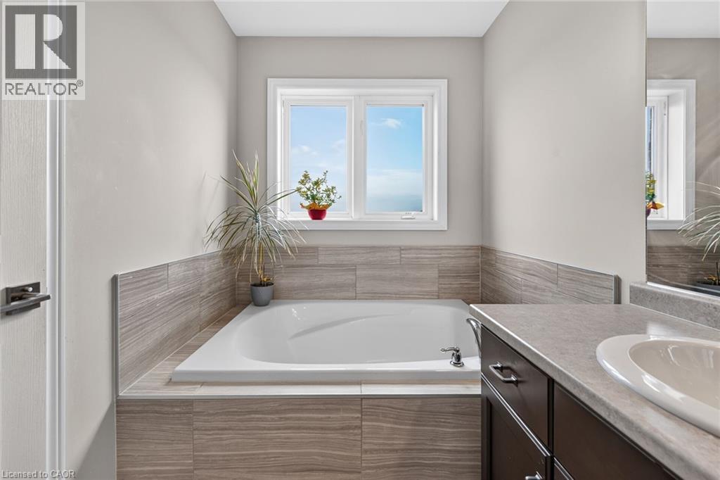 302 Festival Way, Hamilton, Ontario  L0R 1C0 - Photo 26 - 40846479