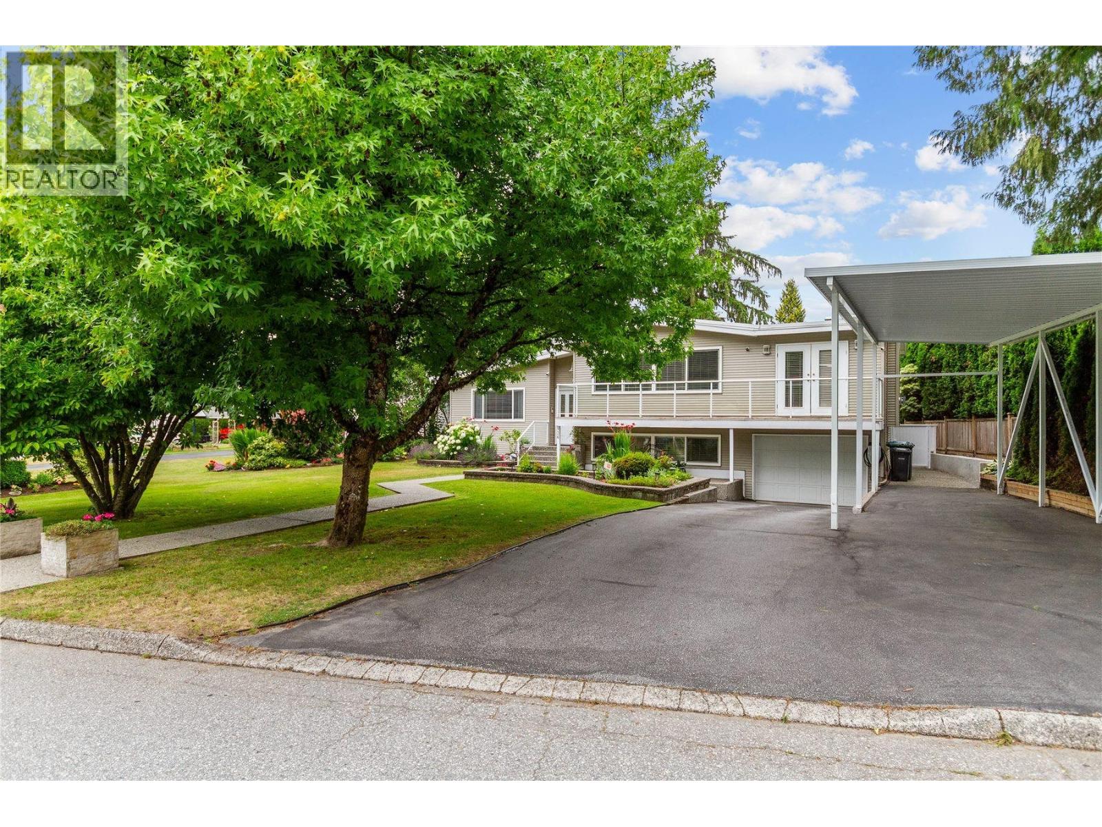 936 CAITHNESS CRESCENT, port moody, British Columbia