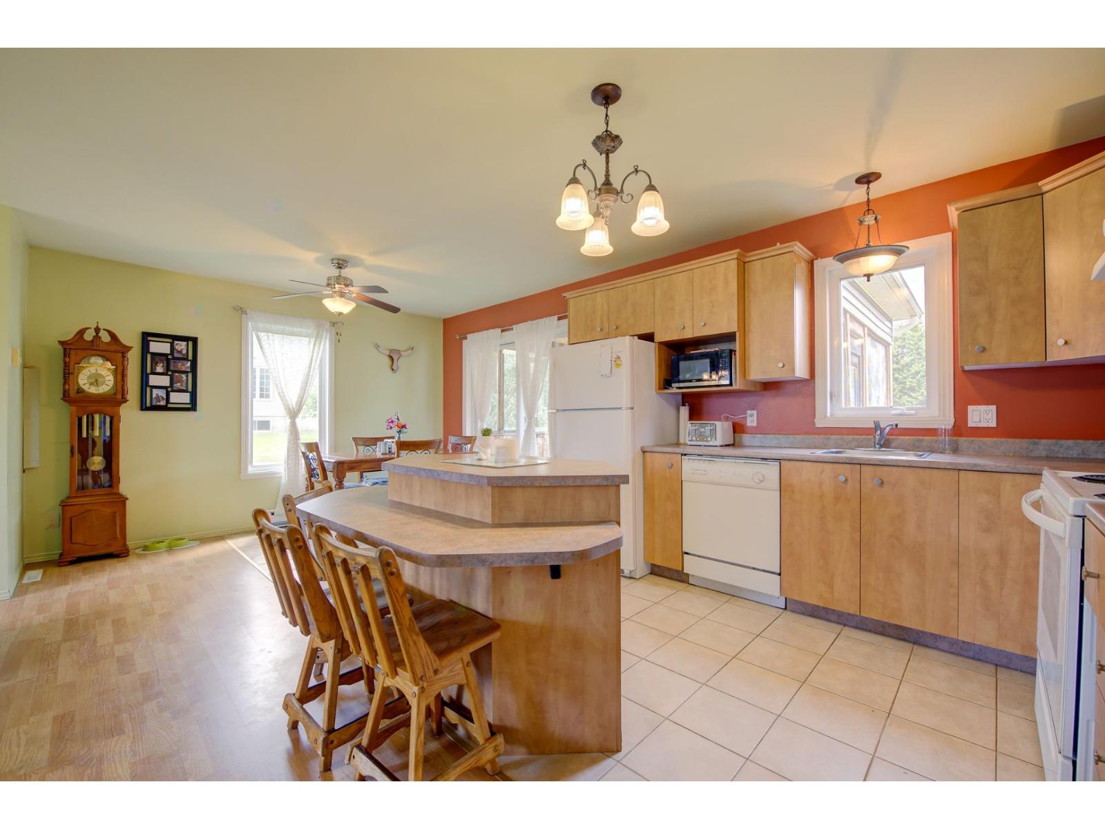 5 Rue Cédric Cookshire-Eaton Quebec Canada J0B3A0 5