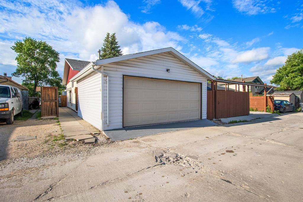 10 Bondar Bay, Winnipeg, Manitoba  R2P 1B4 - Photo 29 - 202615980