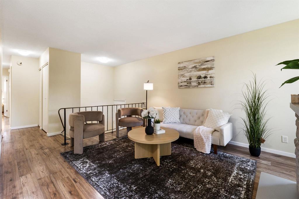 10 Bondar Bay, Winnipeg, Manitoba  R2P 1B4 - Photo 3 - 202615980