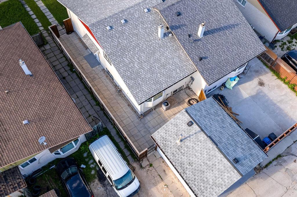 10 Bondar Bay, Winnipeg, Manitoba  R2P 1B4 - Photo 32 - 202615980
