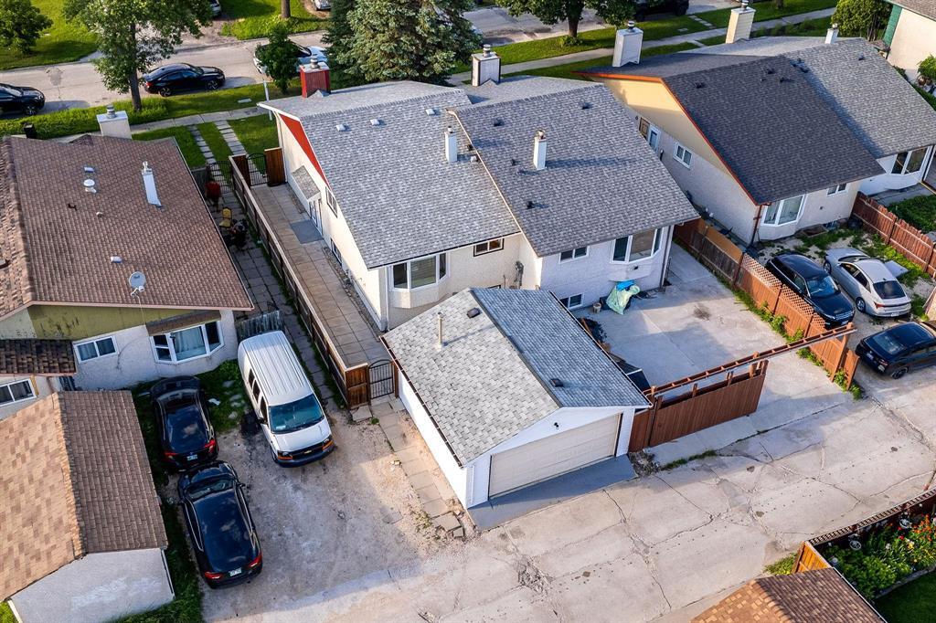 10 Bondar Bay, Winnipeg, Manitoba  R2P 1B4 - Photo 33 - 202615980