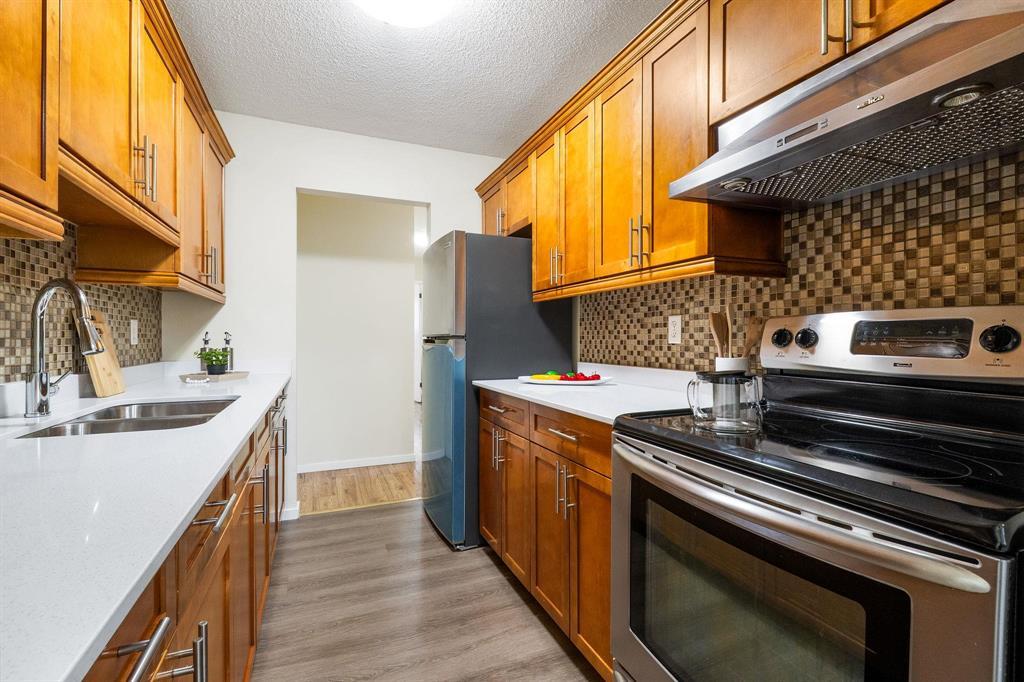 10 Bondar Bay, Winnipeg, Manitoba  R2P 1B4 - Photo 8 - 202615980